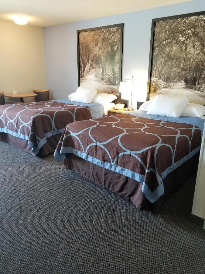 Super 8 By Wyndham Valdosta Ga I-75 Otel Dış mekan fotoğraf